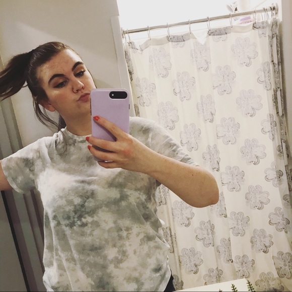 Meet your Posher, Madelyn - Picture 2 of 2